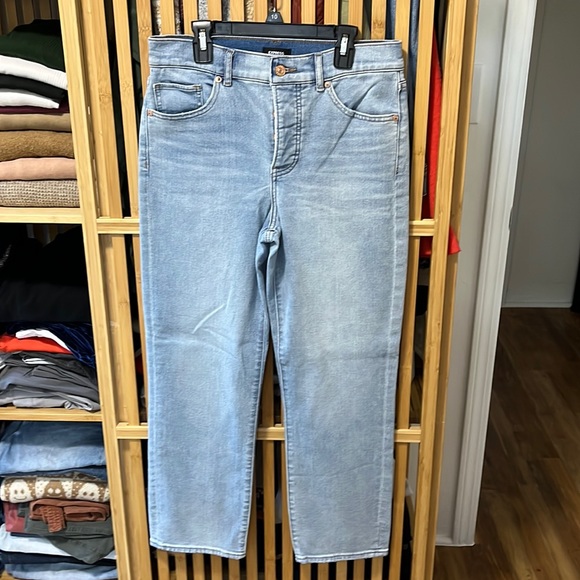 NWT Express High Waisted Light Wash Straight Ankle Jeans - Picture 4 of 5
